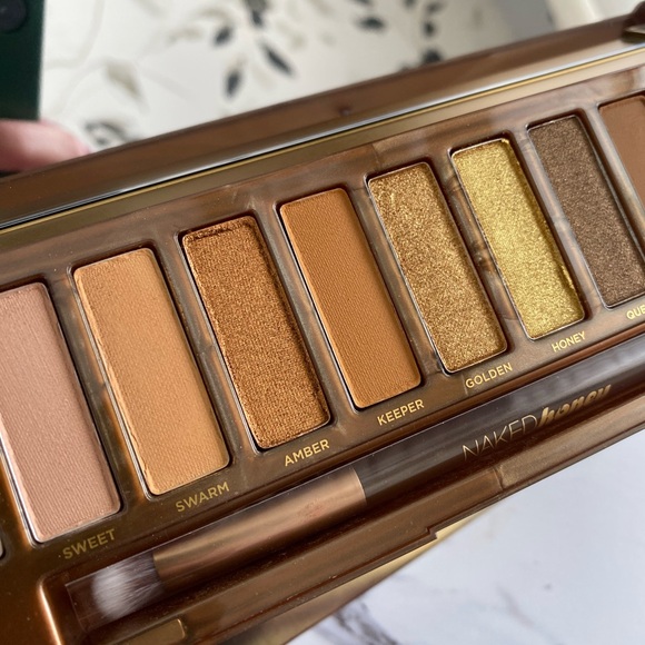 BRAND NEW IN BOX— Urban Decay Naked Honey Eyeshadow Palette - Picture 3 of 3